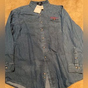 Men’s denim shirt (size XL) with Coushatta Casino embroidery. New with tags